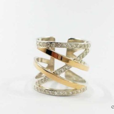 Žiedas su aukso detalėmis ir Cirkoniais SA033